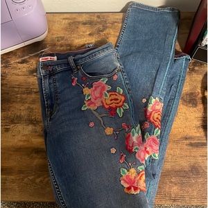 Johnny Was jeans!  Blossom Boyfriend Jeans Embroidered Boho Denim Women's